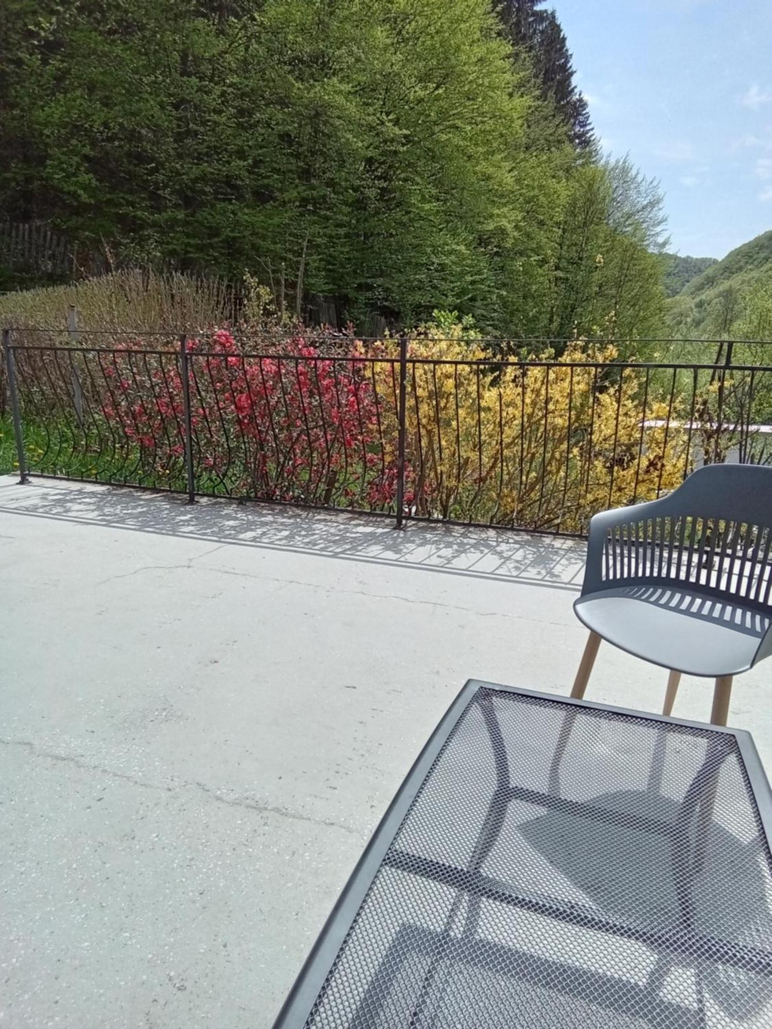 Casa Ozon Hotell Vulcan  Exteriör bild